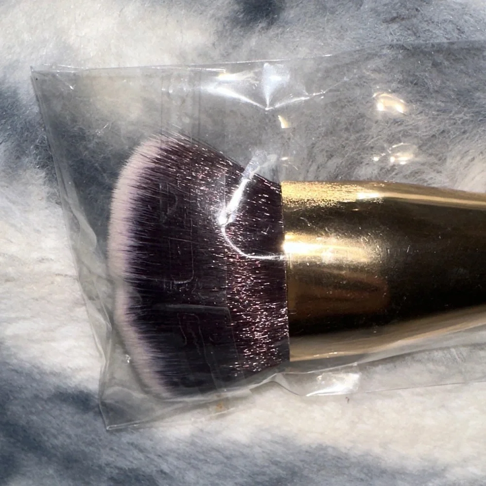 Tarte Maneater Foundation Stick Brush - NEW